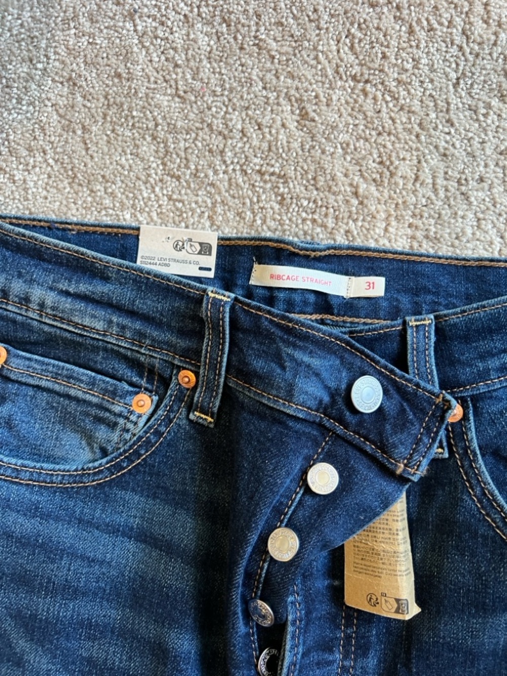 🔥🔥 Levi's ribcage straight women jeans 31x32 brand new - Picture 4 of 8